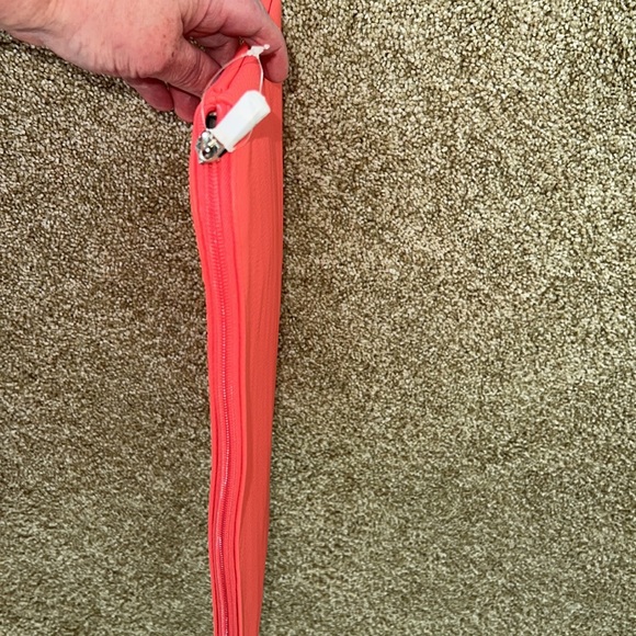 Jewell by Thirty-One Laptop or Ipad Case or Sleeve, Coral, Initial N - Picture 2 of 7